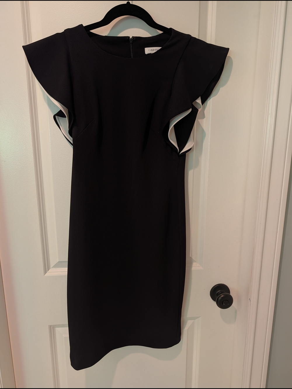 Calvin Klein Black & White Flutter Sleeve Sheath Dress Size 2